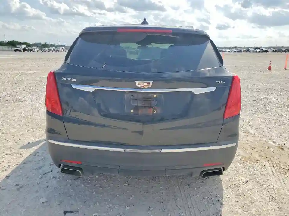 1GYKNBRS3HZ324376 2017 CADILLAC XT5-5