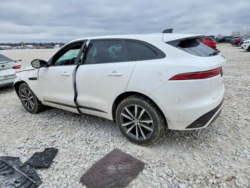 SADCT2EX1RA736334 2024 JAGUAR F-PACE-1