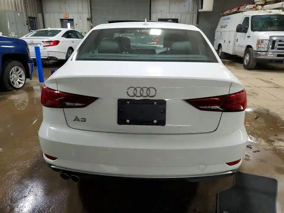 WAUAUHFF5J1072288 2018 AUDI A3-5