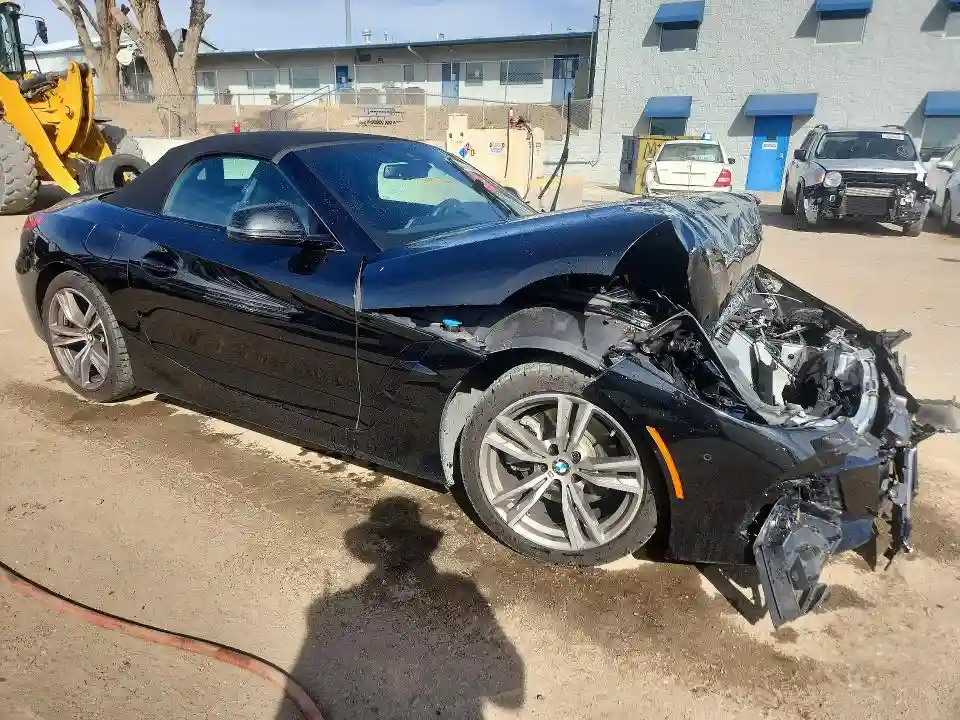 WBAHF3C02TWY49785 2026 BMW Z4-3