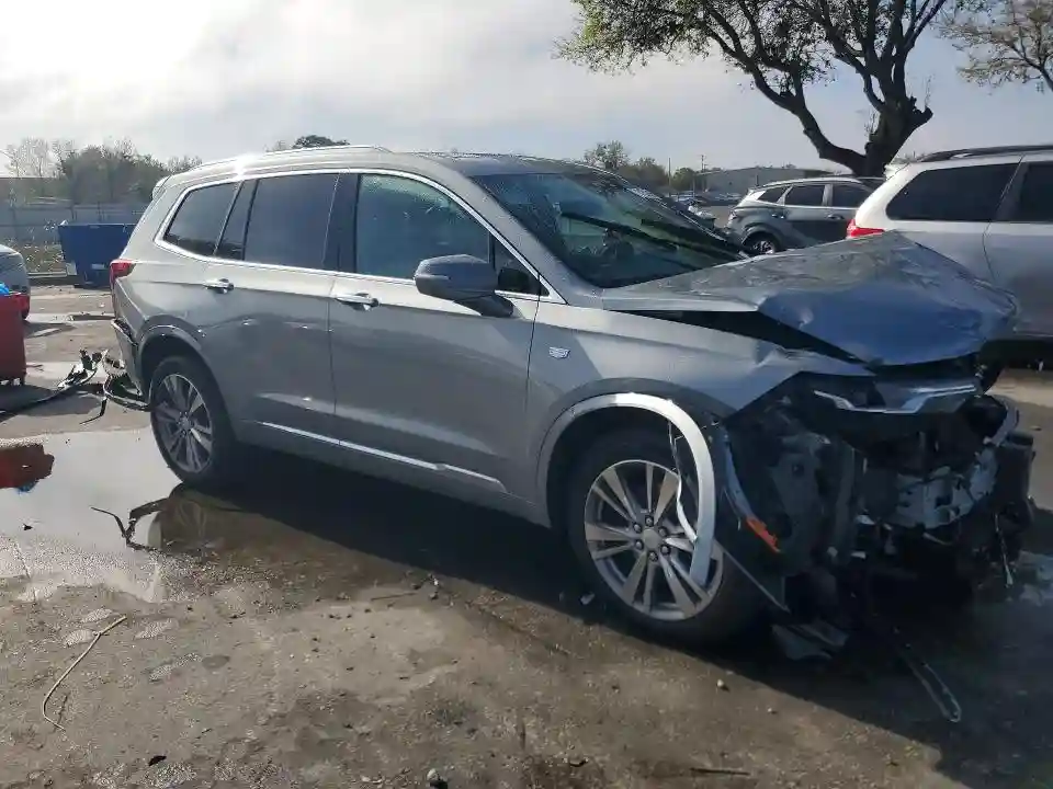 1GYKPCRS1RZ721084 2024 CADILLAC XT6-3