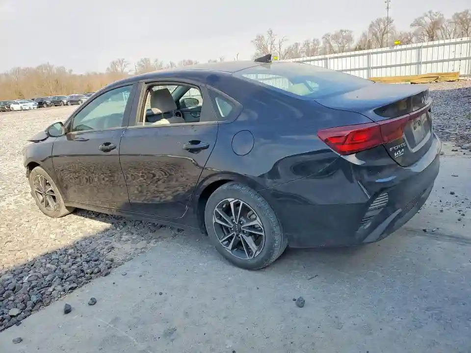 3KPF24AD6PE658100 2023 KIA FORTE-1