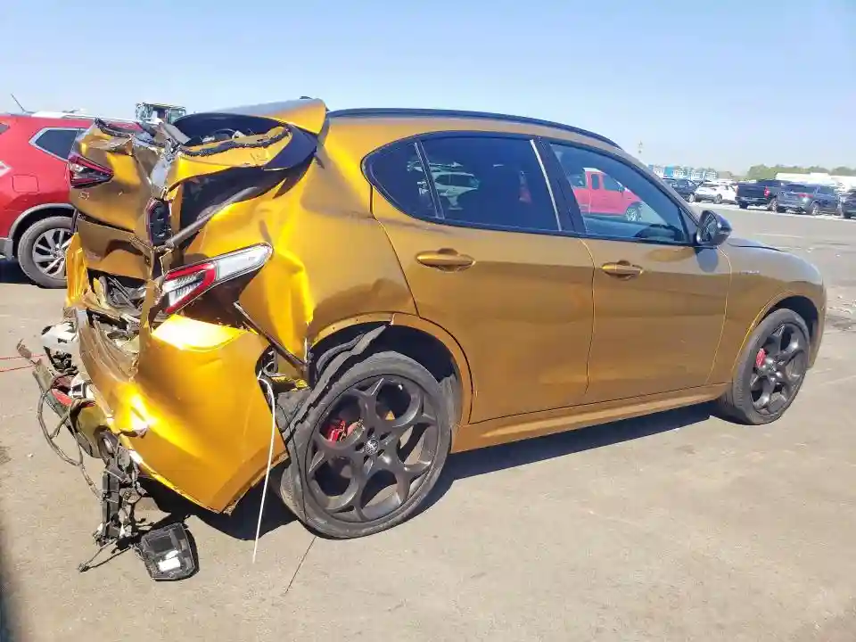 ZASPAKBN0P7D57882 2023 ALFA ROMEO STELVIO-2