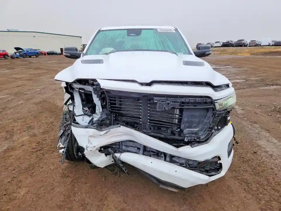 1C6SRFVP4SN701273 2025 RAM 1500-4