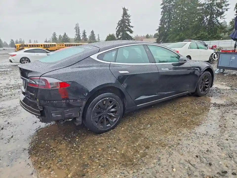 5YJSA1E23JF245822 2018 TESLA MODEL S-2