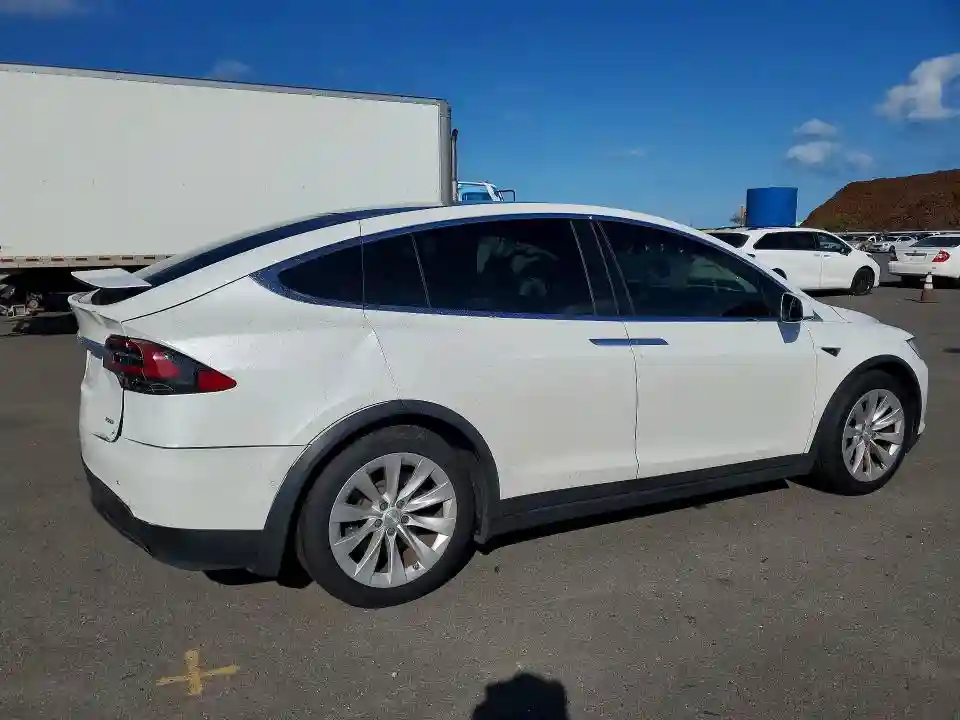 5YJXCAE26HF057192 2017 TESLA MODEL X-2