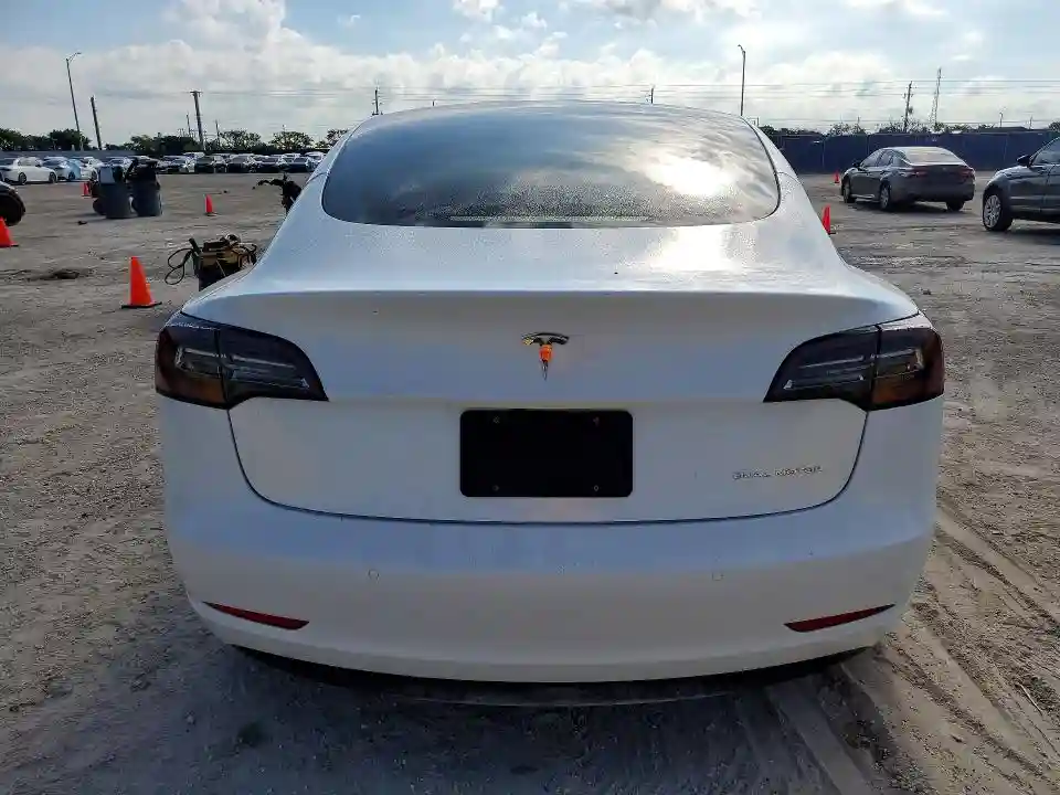 5YJ3E1EBXNF266844 2022 TESLA MODEL 3-5
