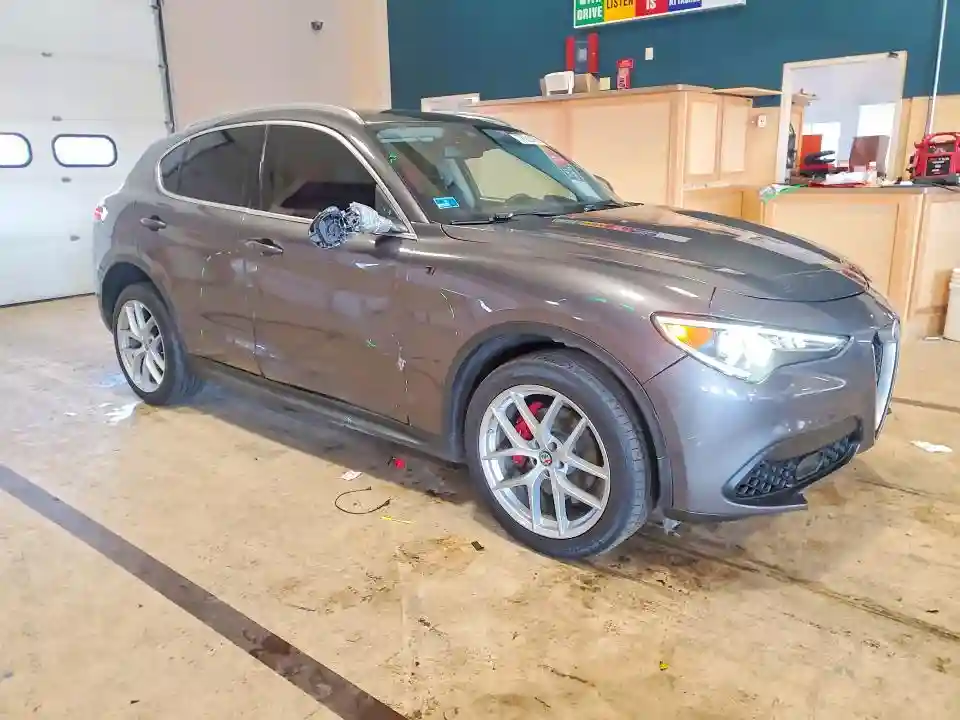 ZASFAKBN1J7C29380 2018 ALFA ROMEO STELVIO-3