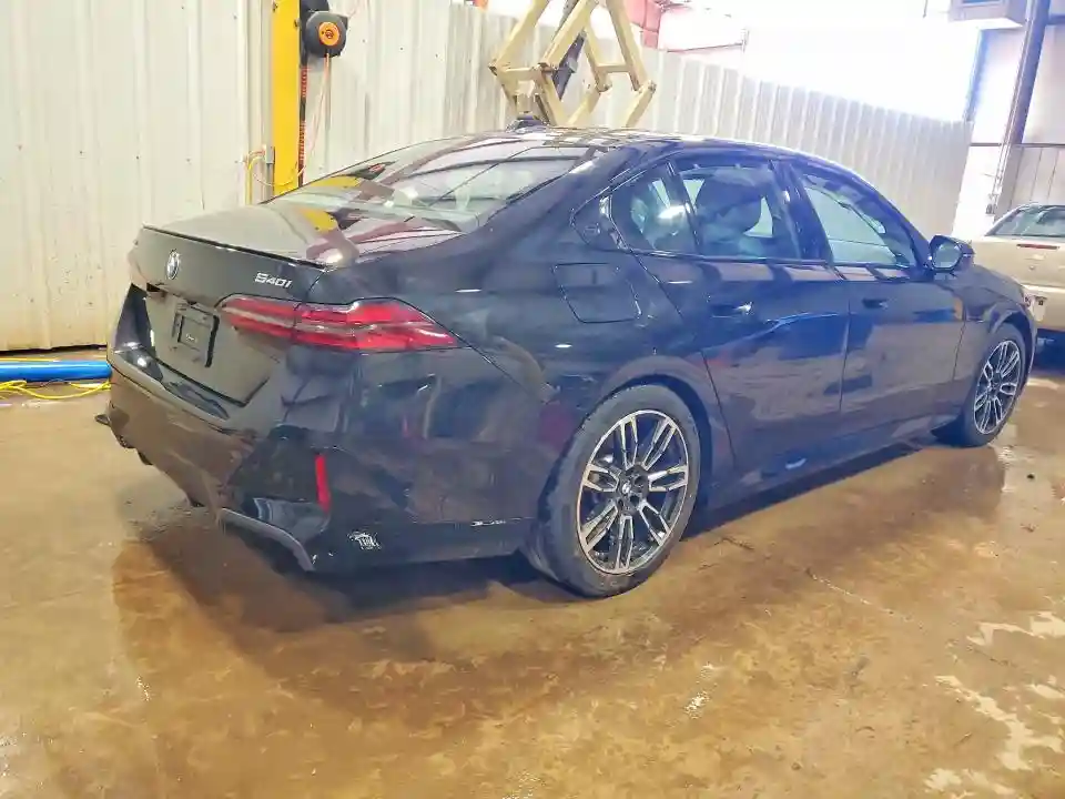 WBA63FJ05SCU12898 2025 BMW 5 SERIES-2