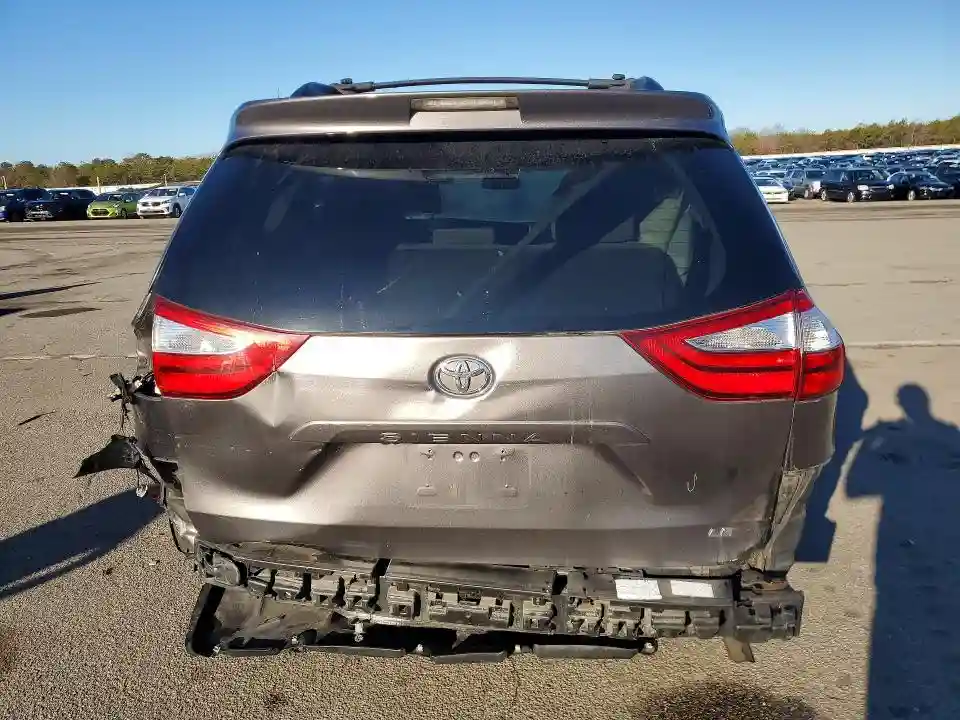 5TDKZ3DC1HS808029 2017 TOYOTA SIENNA-5