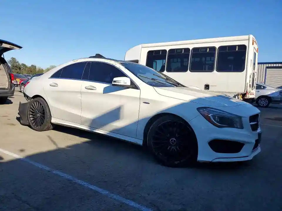 WDDSJ4EB9FN284429 2015 MERCEDES-BENZ CLA-CLASS-3