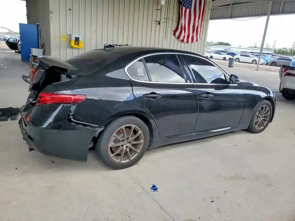 ZARFAEBN1J7593122 2018 ALFA ROMEO GIULIA-2