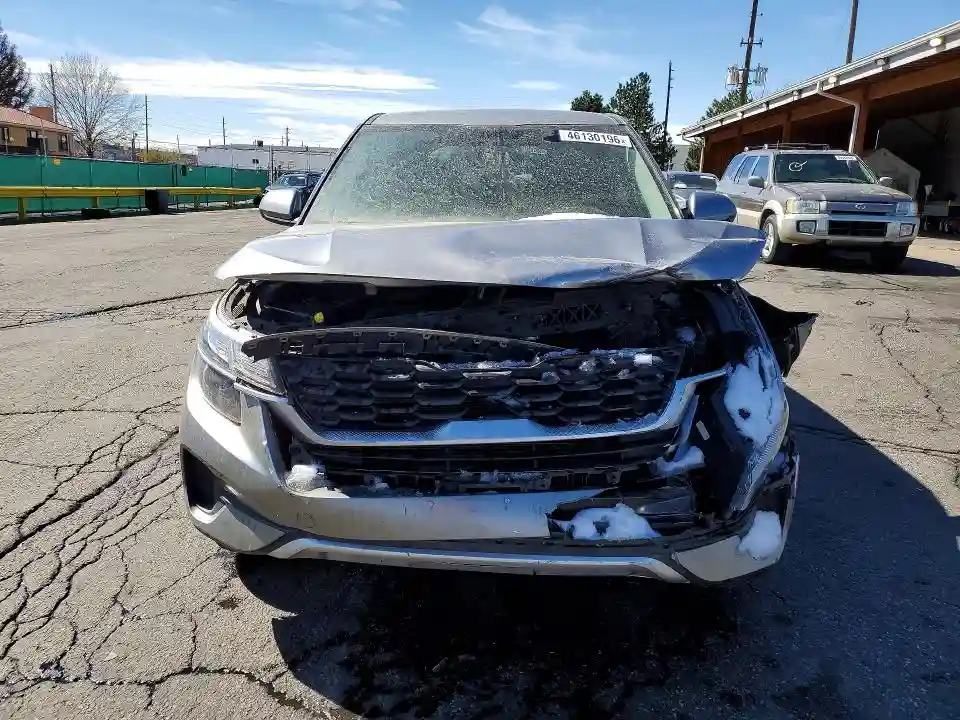 KNDEPCAA2M7185966 2021 KIA SELTOS-4