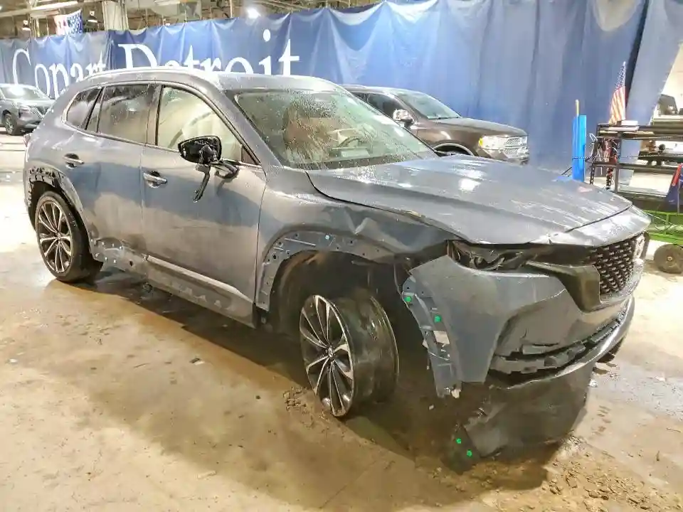 7MMVABEM8SN373643 2025 MAZDA CX-50-3