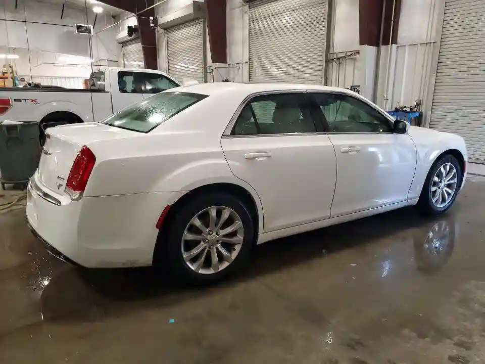 2C3CCARG3GH321437 2016 CHRYSLER 300-2