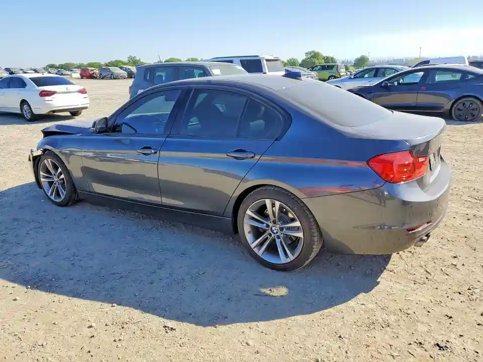 WBA3C1C51DF435689 2013 BMW 3 SERIES-1