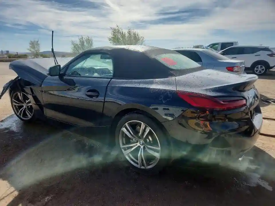 WBAHF3C02TWY49785 2026 BMW Z4-1