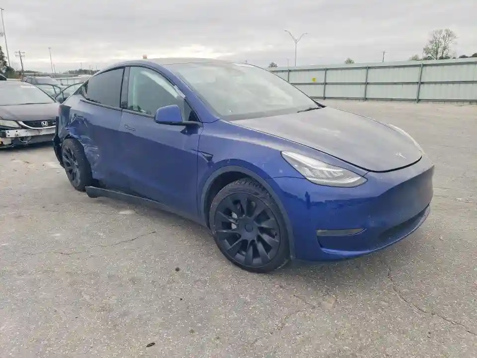 7SAYGDEE8PA150802 2023 TESLA MODEL Y-3