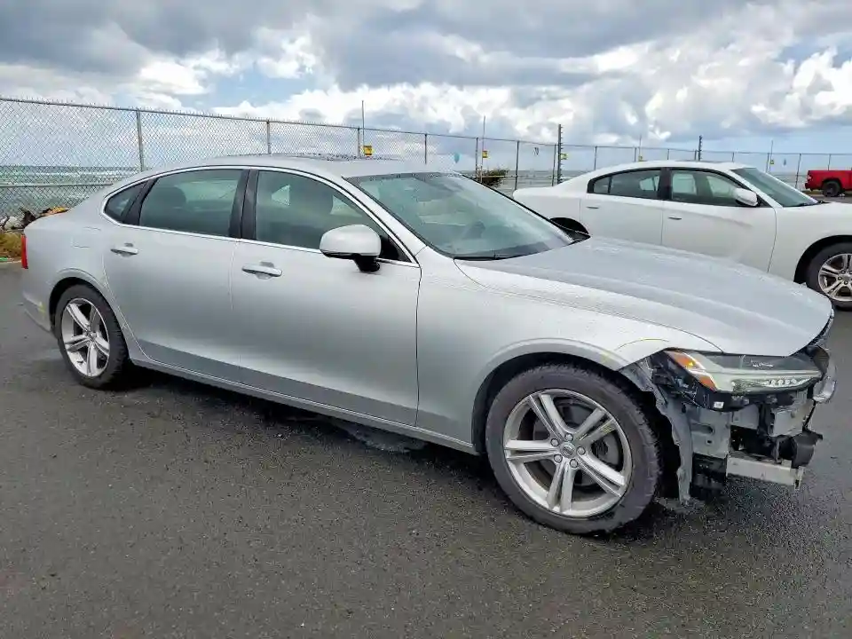 LVY982AK0JP035991 2018 VOLVO S90-3