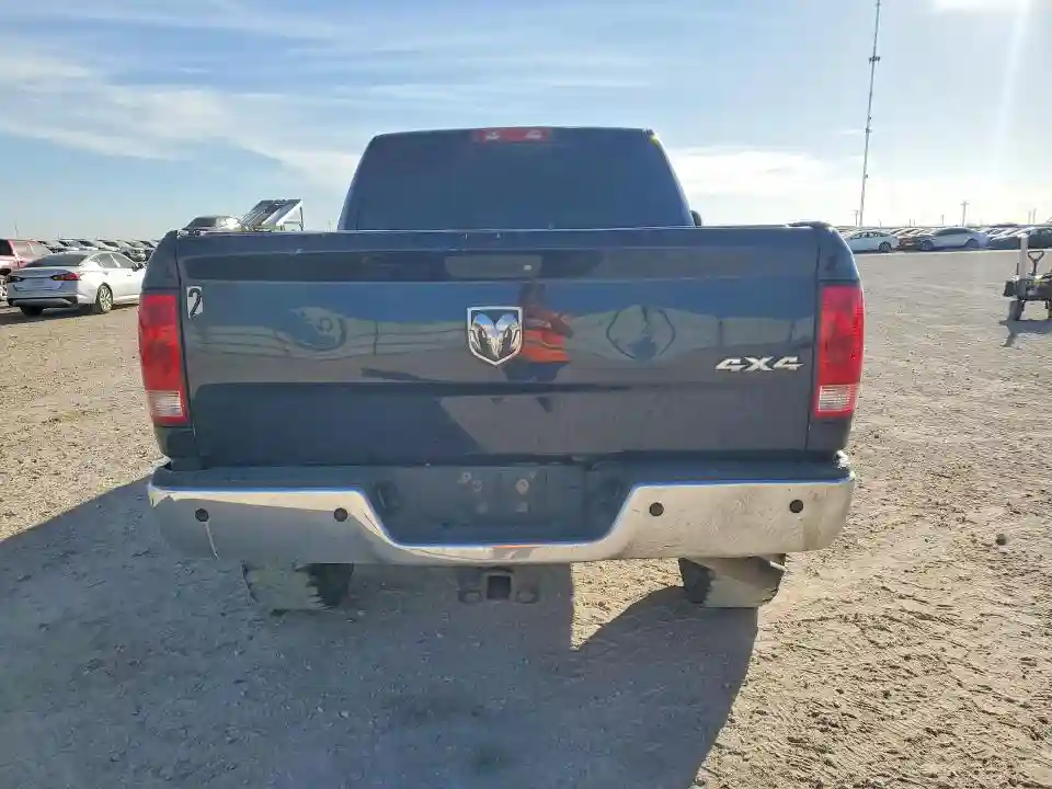 3C6UR5CJ7JG189467 2018 RAM 2500-5