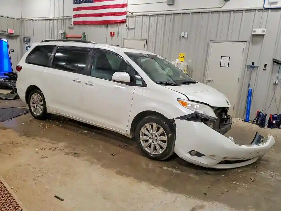 5TDDK3DC5FS097820 2015 TOYOTA SIENNA-3