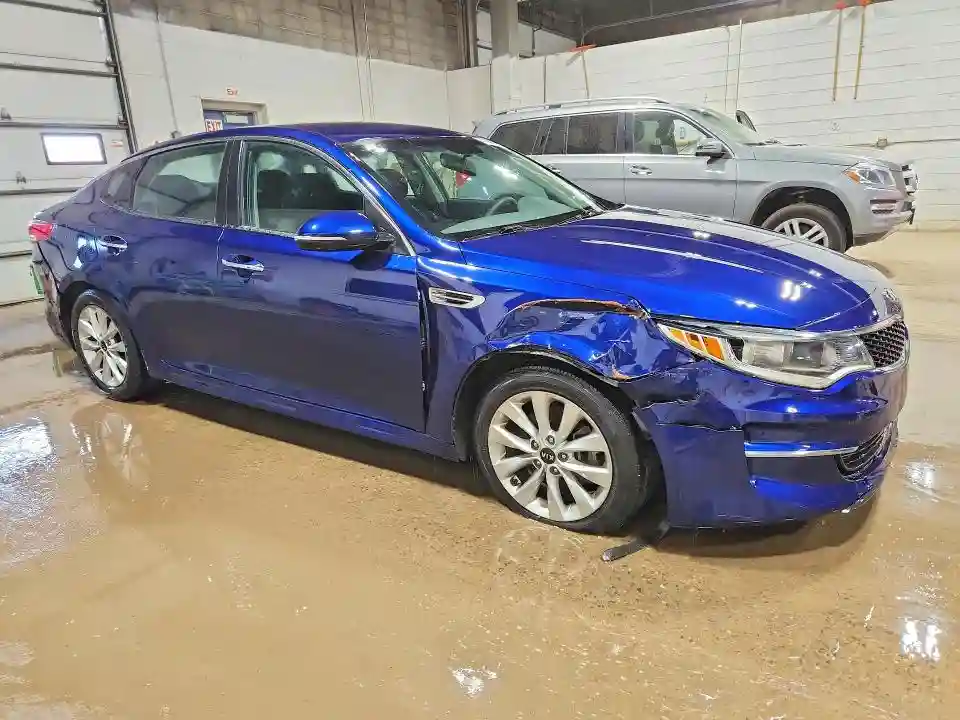 5XXGT4L30JG255654 2018 KIA OPTIMA-3