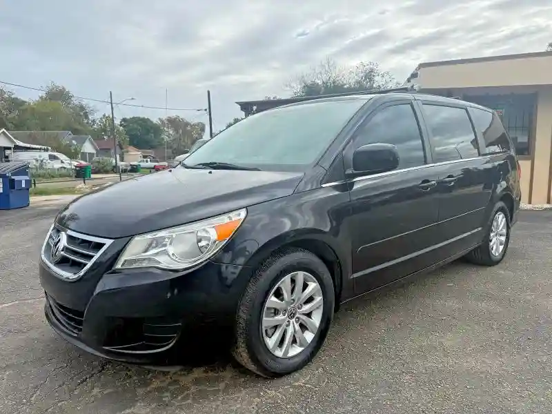 2C4RVABG5CR354258 2012 VOLKSWAGEN ROUTAN-1