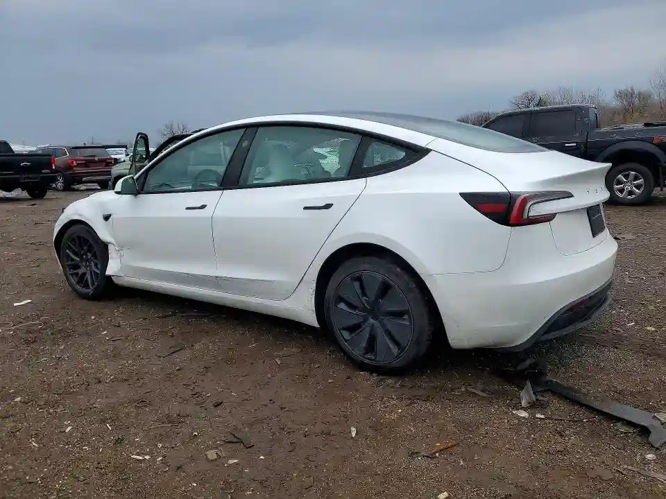 5YJ3E1EA5TF122378 2026 TESLA MODEL 3-1