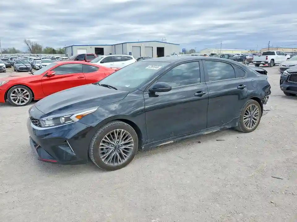 3KPF54AD8RE831304 2024 KIA FORTE-0