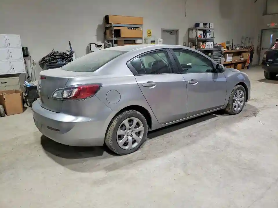 JM1BL1TG2D1822412 2013 MAZDA 3-2