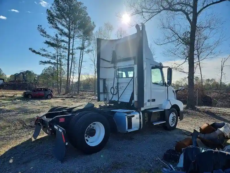 4V4N39TG4JN892501 2018 VOLVO VN-3
