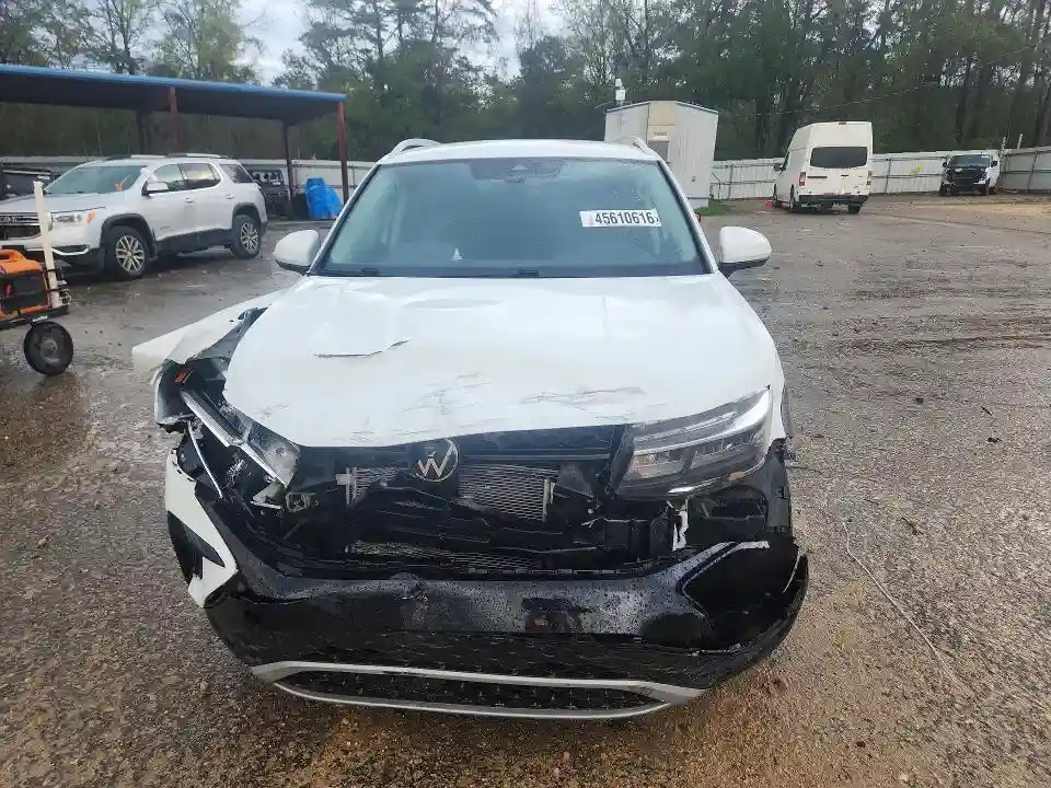 3VVSX7B2XPM306336 2023 VOLKSWAGEN TAOS SE-4