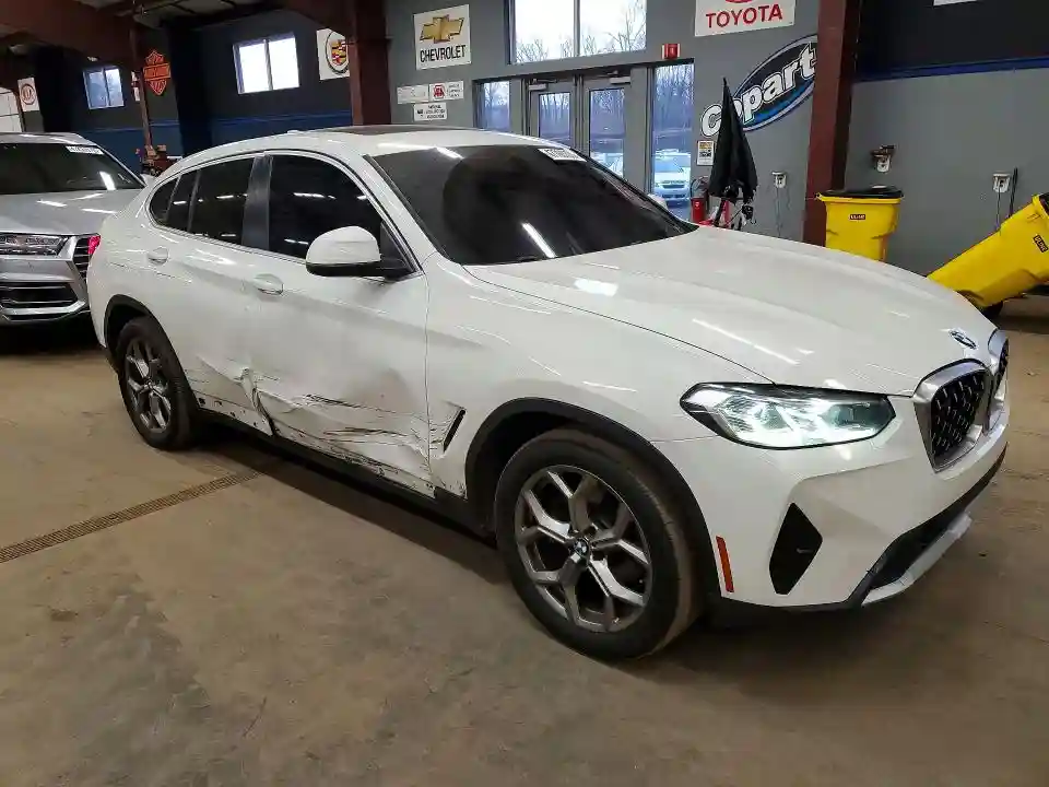 5UX33DT09N9K12081 2022 BMW X4-3