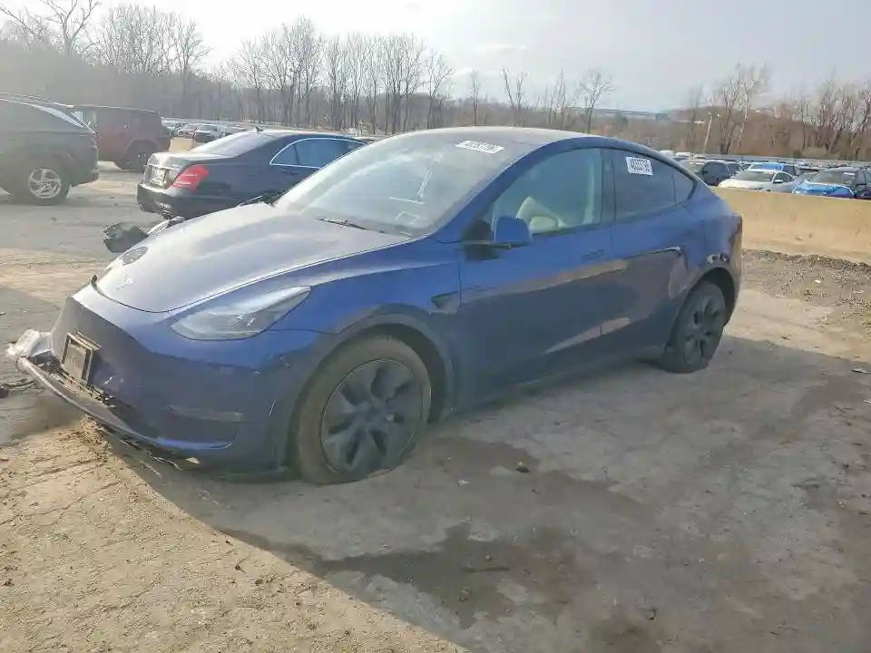 7SAYGDEE5SA336757 2025 TESLA MODEL Y-0