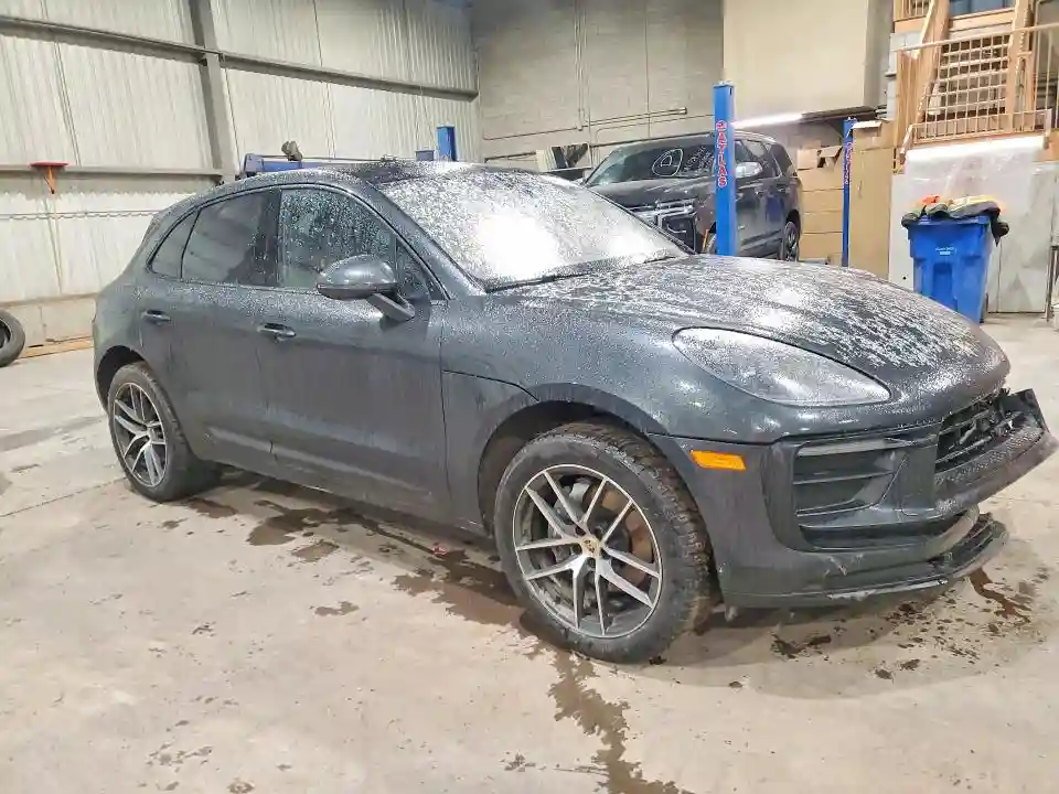 WP1AA2A52RLB08640 2024 PORSCHE MACAN-3
