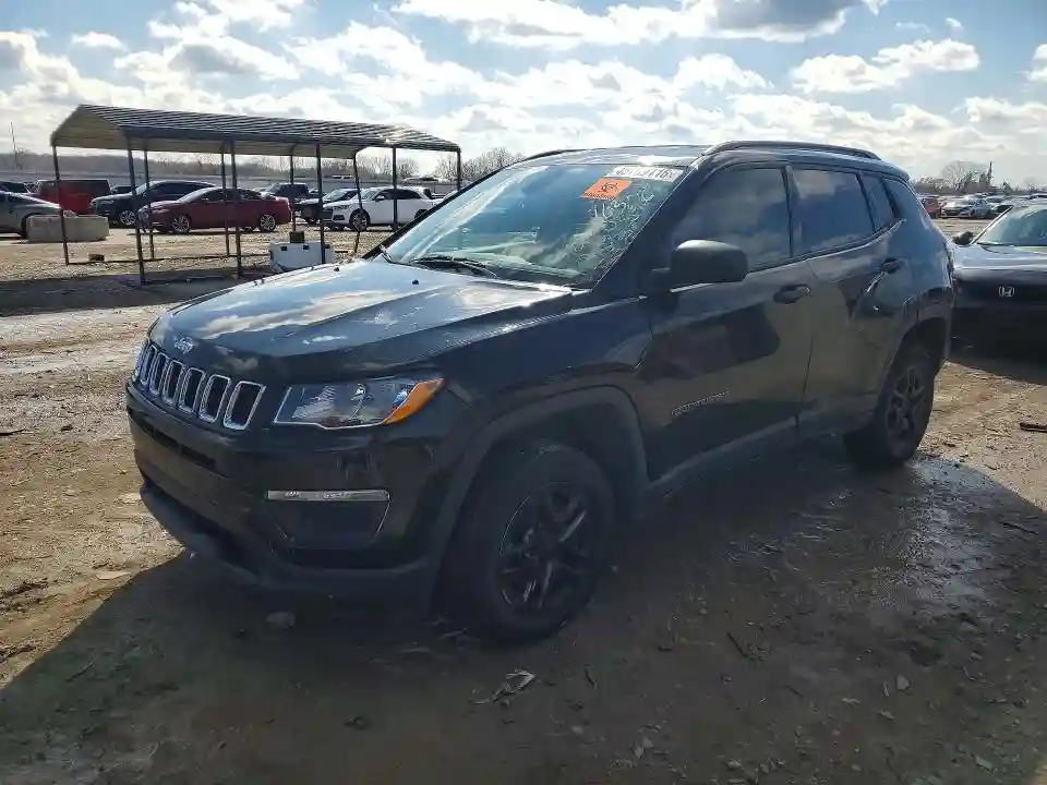 3C4NJDAB1JT261670 2018 JEEP COMPASS-0