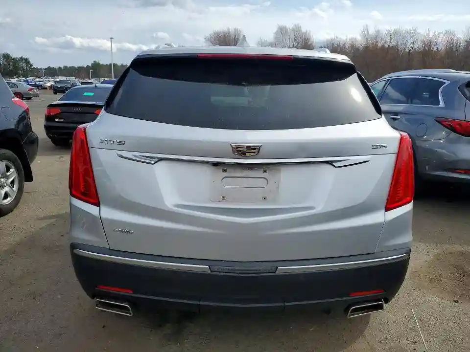 1GYKNFRS0JZ141207 2018 CADILLAC XT5-5
