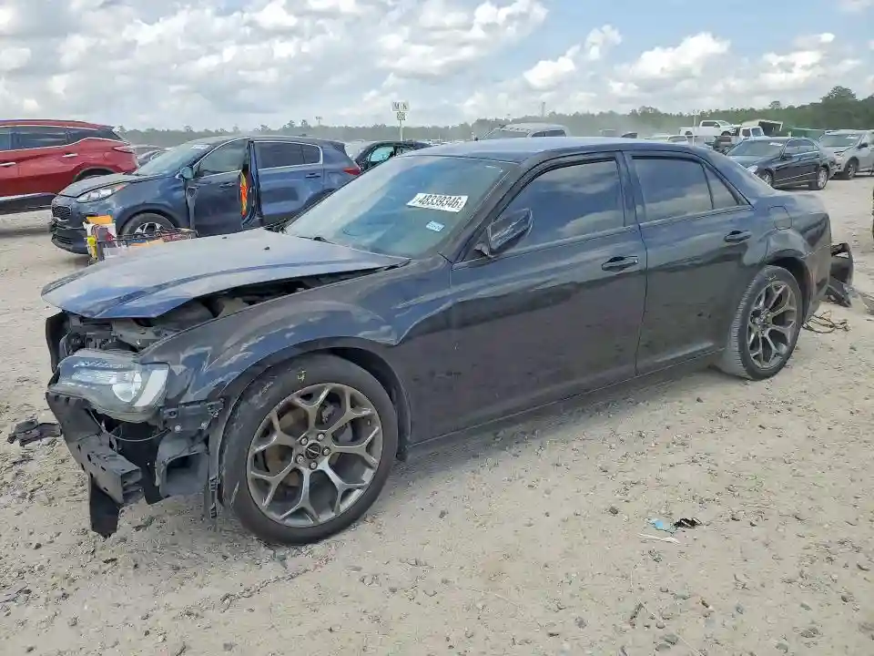 2C3CCABG6JH223911 2018 CHRYSLER 300-0