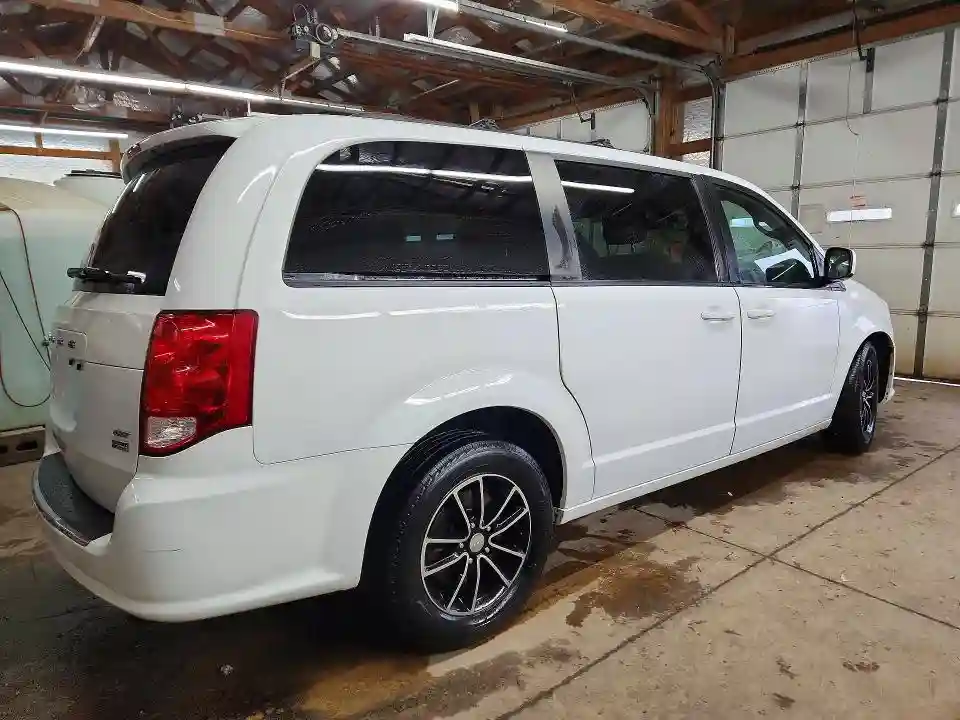 2C4RDGEG8KR631632 2019 DODGE CARAVAN-2