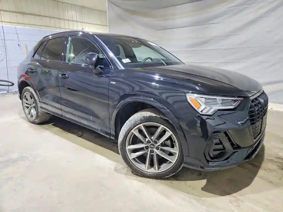 WA1EECF36N1148112 2022 AUDI Q3-3