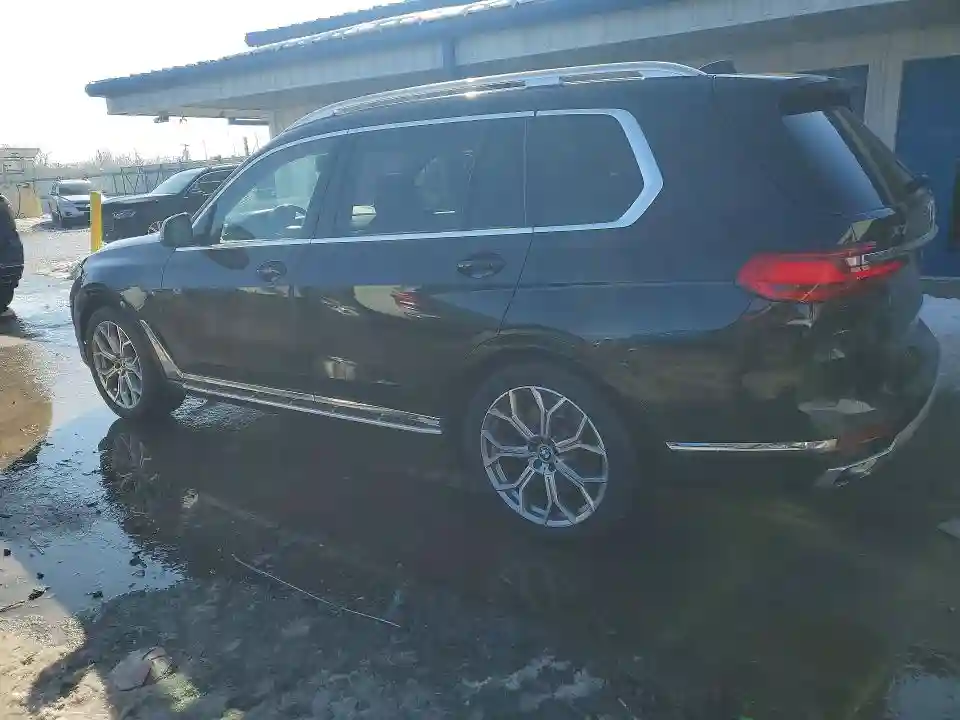 5UXCW2C00M9F66858 2021 BMW X7-1