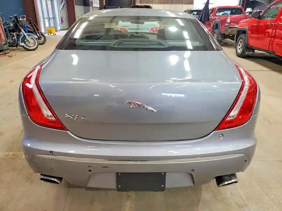 SAJWA2GB6BLV07658 2011 JAGUAR XJ-5