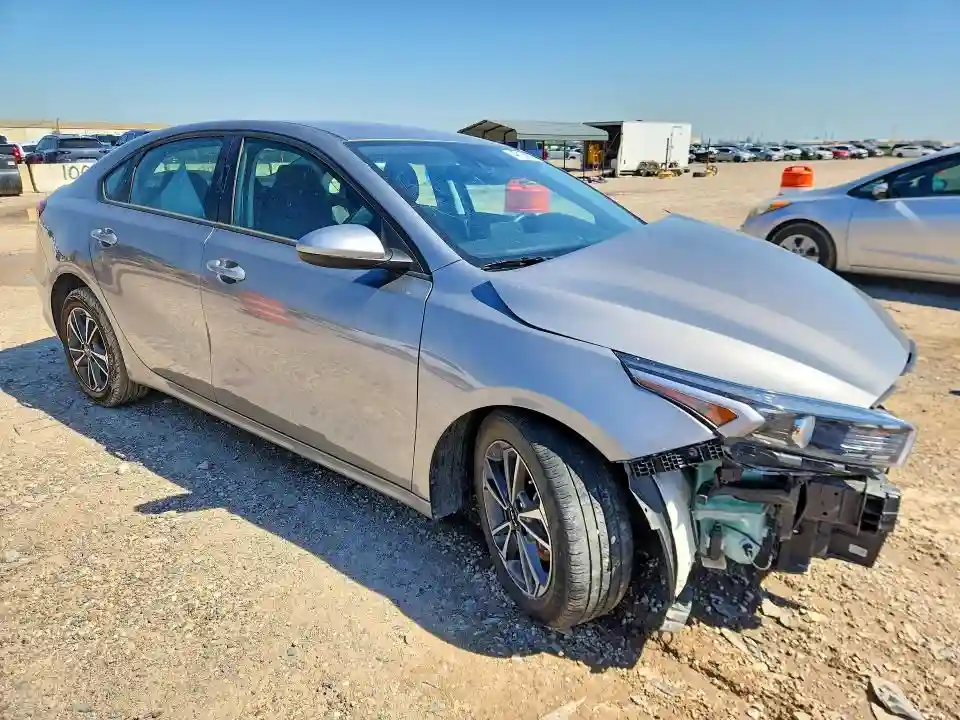 3KPF24AD1RE794864 2024 KIA FORTE LXS-3