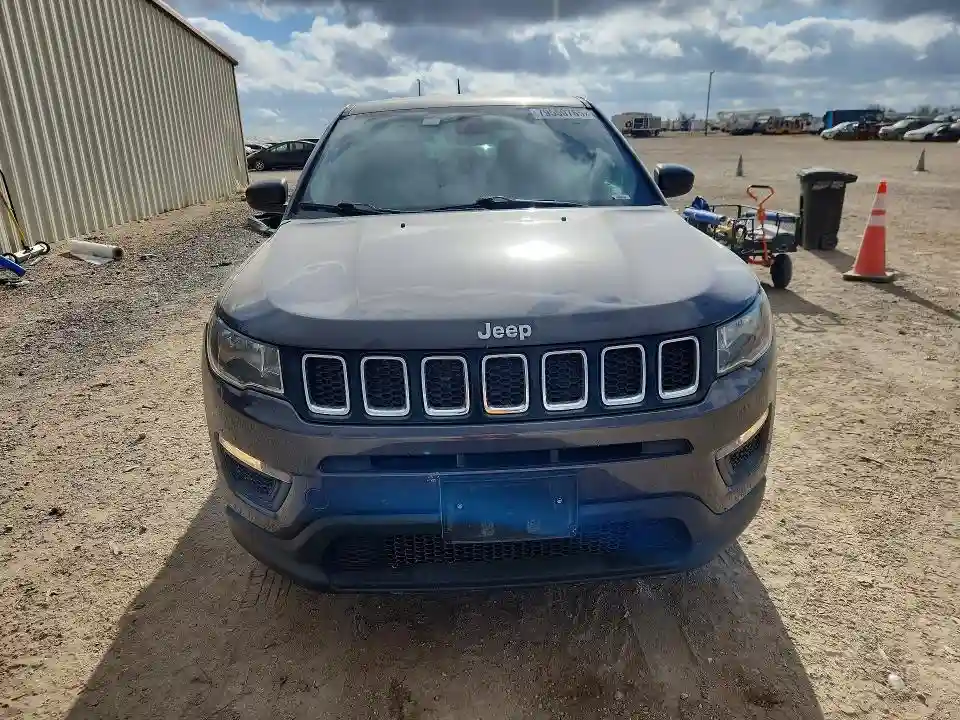 3C4NJDAB8JT135676 2018 JEEP COMPASS-4