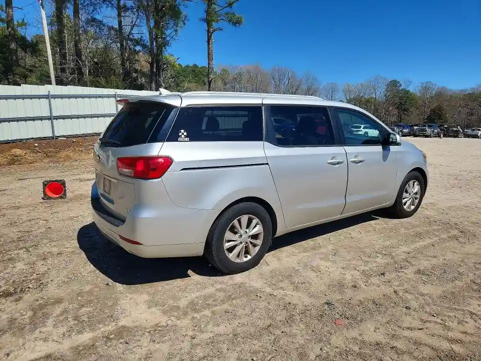 KNDMB5C13F6056775 2015 KIA SEDONA-2