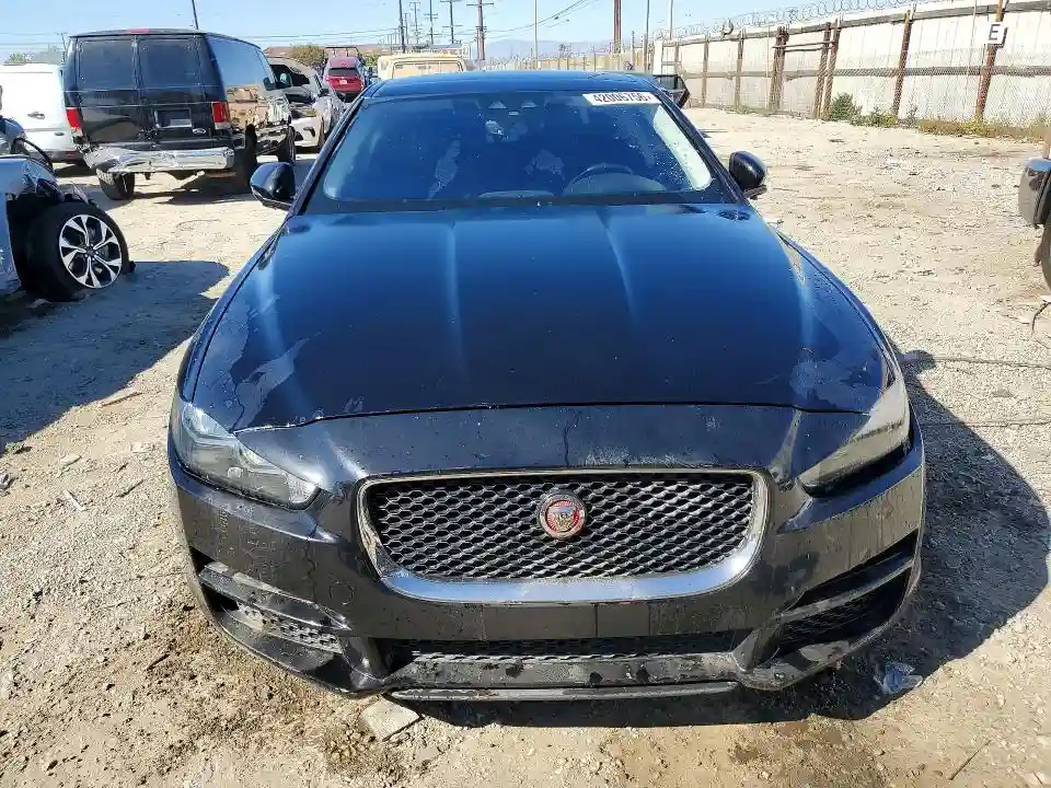 SAJAS4FX0KCP52732 2019 JAGUAR XE-4