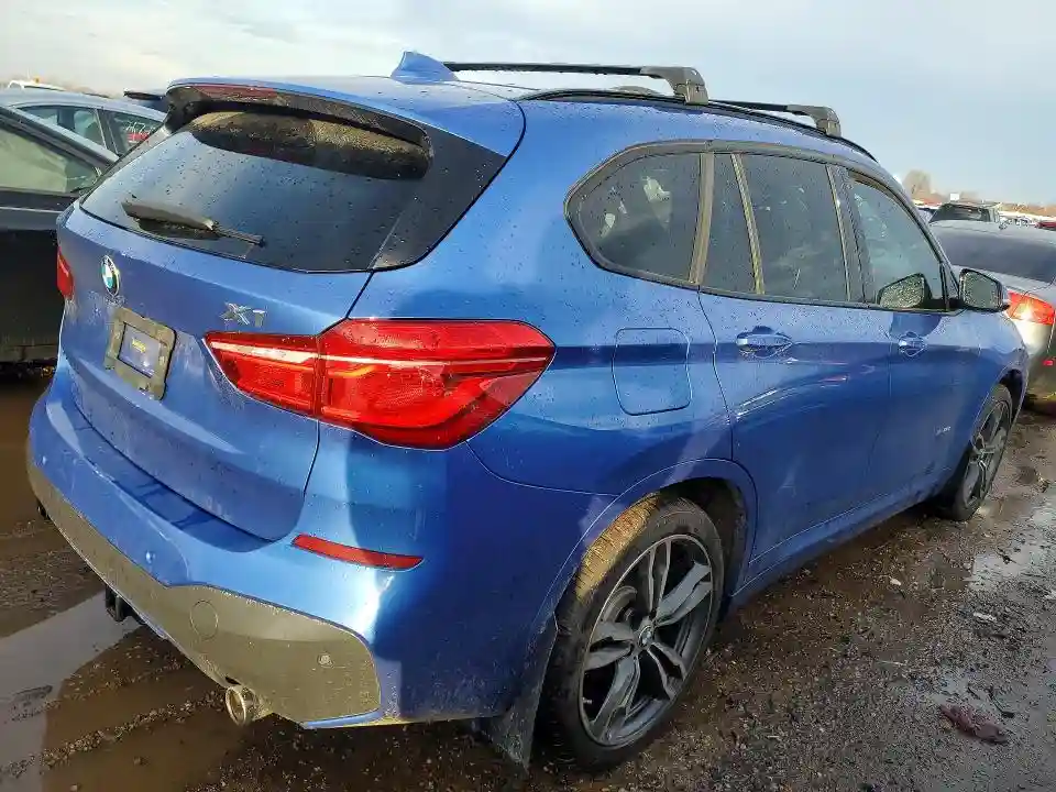 WBXHT3C36J5L25194 2018 BMW X1-2