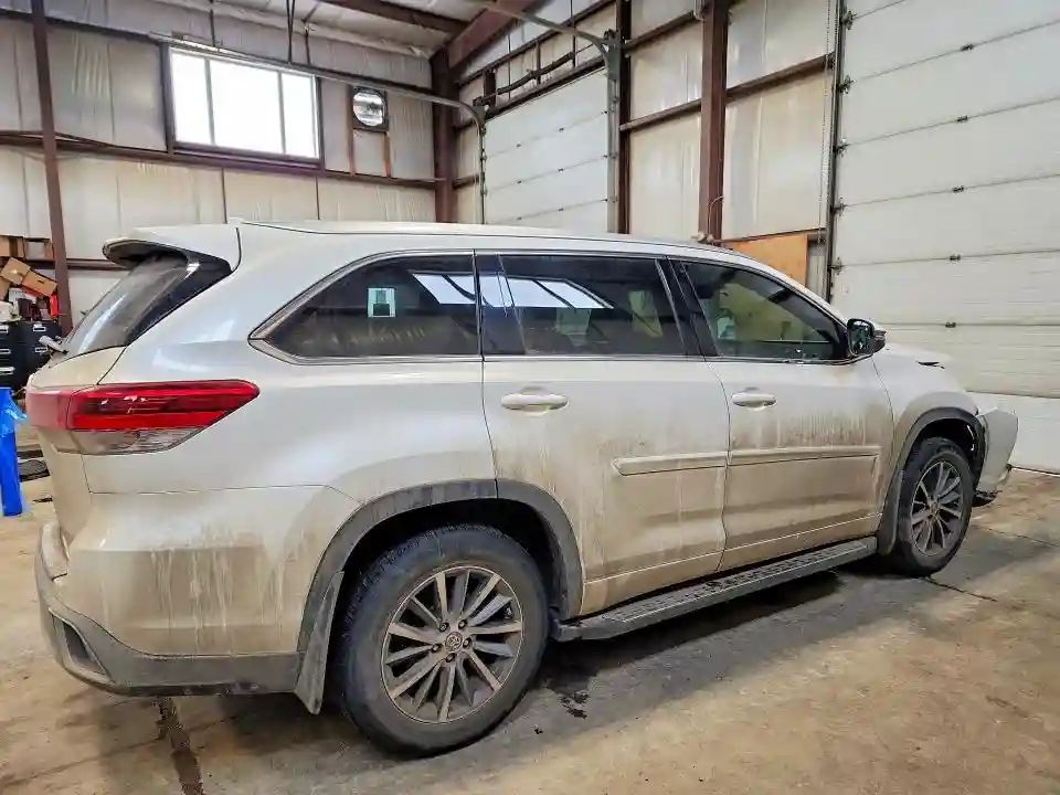 5TDJZRFH1JS553203 2018 TOYOTA HIGHLANDER-2