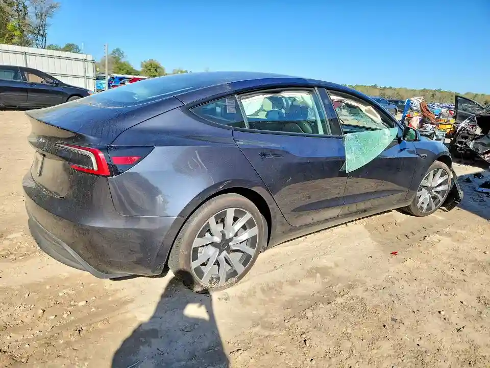 5YJ3E1EA9RF752672 2024 TESLA MODEL 3-2