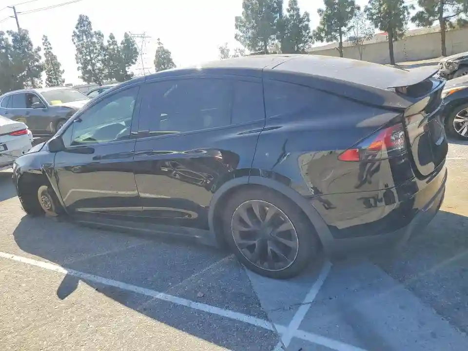 7SAXCBE50NF329458 2022 TESLA MODEL X-1